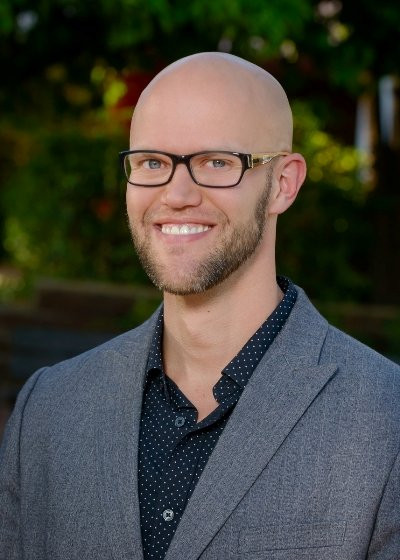 Dr. Derek Lamb